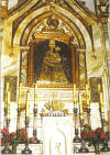 Obraz MB Loretańskiej w ołtarzu głównym (fot. 2001, Archiwum TRH)